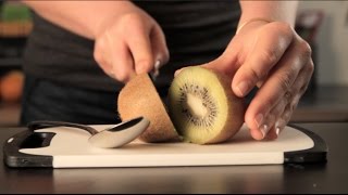 How To Properly Eat a Kiwi in 15 Seconds [upl. by Frear]